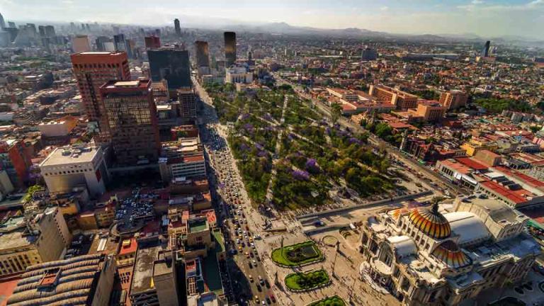 Una menor producción industrial se atizará por la debilidad del sector energético, lo que desatará "significativos vientos en contra" para el crecimiento económico de México. Foto: EE Archivo.