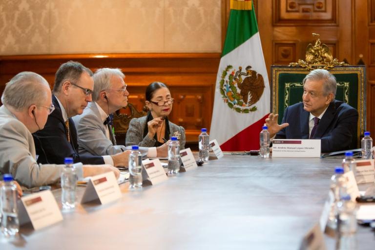 El presidente mexicano dialogó con los funcionarios de Estados Unidos sobre lo beneficioso que pueder ser el T-MEC para Norteamérica, en momentos en que los legisladores Demócratas se retrasan en ratificar el tratado. Foto: Gobierno de México.