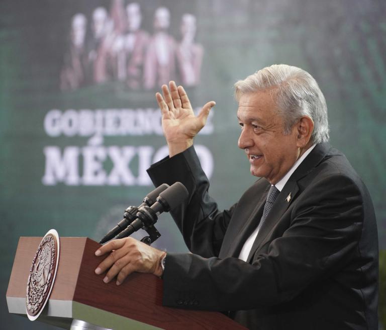 Las remesas ayudan a reactivar la economía popular, dijo el presidente Andrés Manuel López Obrador esta mañana desde Hermosillo. Foto: Notimex.