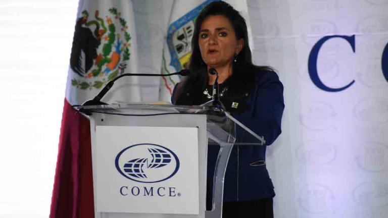 Margarita Ríos Farjat, jefa del Servicio de Administración Tributaria, durante un foro organizado por el Comce en la ciudad de Monterrey. Foto: Lourdes Flores.