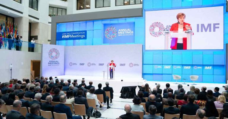 Según el FMI, cuando una mujer está en la alta gerencia o en el consejo directivo de una empresa, sin cambiar el tamaño de dicho órgano, eleva entre 8 y 13 puntos básicos el rendimiento de los activos. Foto EE: Cortesía FMI