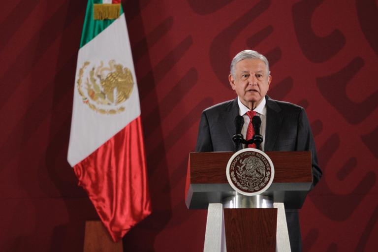 López Obrador informó que hay dos denuncias contra el líder petrolero Carlos Romero Deschamps en la Fiscalía General de la República.