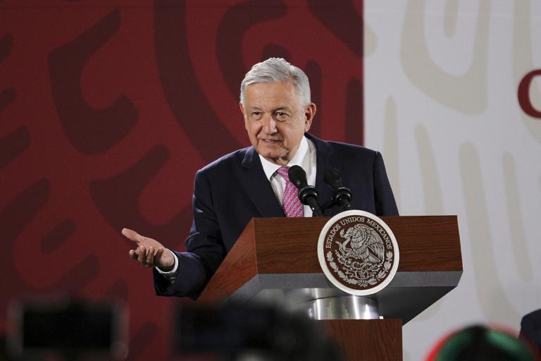 López Obrador prometió presentar ante la justicia al funcionario responsable que hubiese autorizado la presunta condonación de impuestos a una empresa del operador financiero del grupo criminal de Los Zetas. Foto: Notimex.