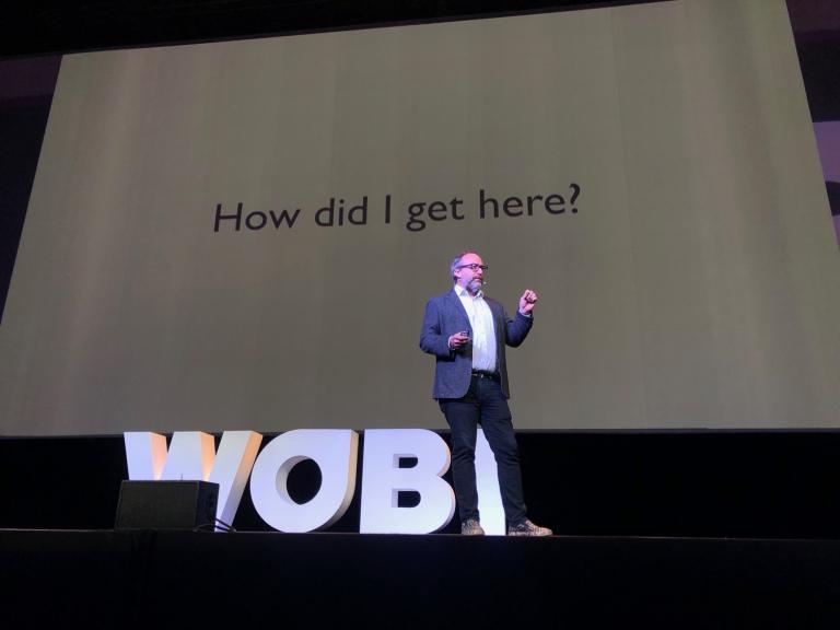 Jimmy Wales, cofundador de Wikipedia, durante su participación en WOBI. 