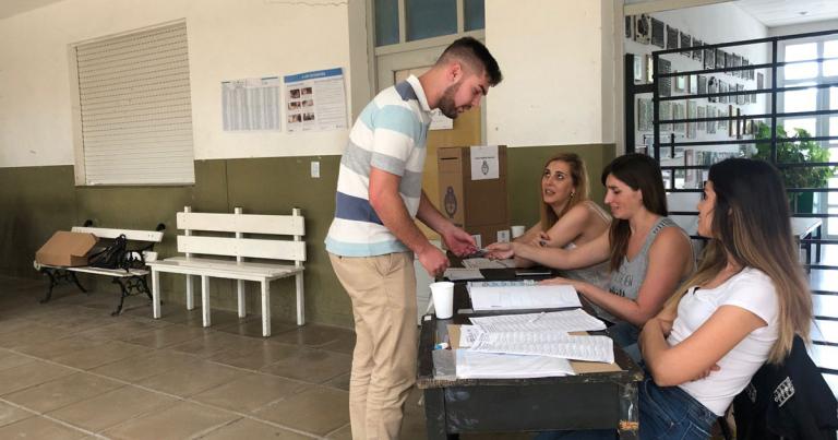 En este pueblo la principal actividad económica es la siembra de semillas, especialmente la soja, el maíz y el trigo, en línea con el resto de Argentina, en donde las actividades primarias son el motor de la economía. Foto EE: Ana Karen García