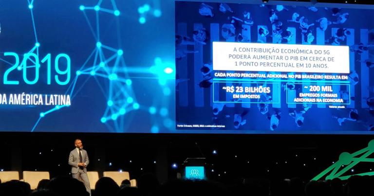 Pietro Labriola, CEO de TIM desde abril de 2019, en su conferencia en Futurecom 2019. Labriola, con 17 años en TIM Brasil, ocupó diversos cargos como director de operaciones y jefaturas en áreas de mercadotecnia, relaciones institucionales y TI. Foto: Nicolás Lucas.