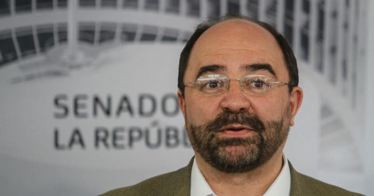 El senador Emilio Álvarez Icaza consideró que la forma en que se presentó la terna para relevar al titular de la Comisión Nacional de Derechos Humanos no es la ruta para construir confianza en las instituciones. Foto:  Cuartoscuro