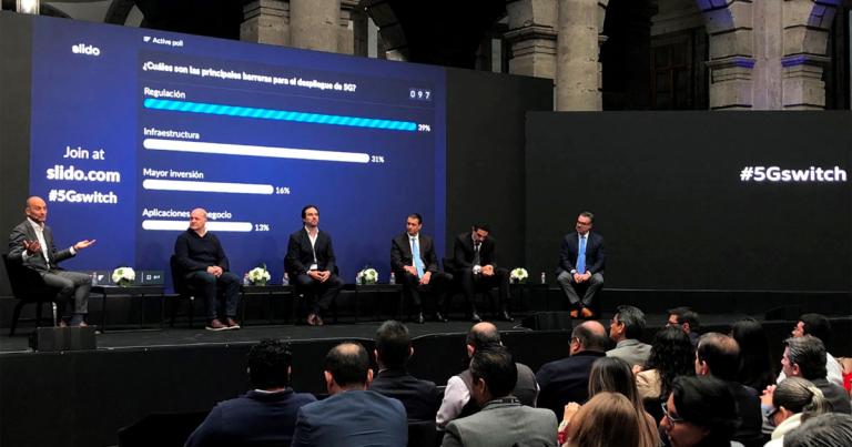 Sebastián Cabello, a extrema izquierda, moderó en el foro 5G Switch de Ericsson, una conferencia sobre el grado de preparación de América Latina para incursionar en tecnología 5G. Foto: Ericsson.