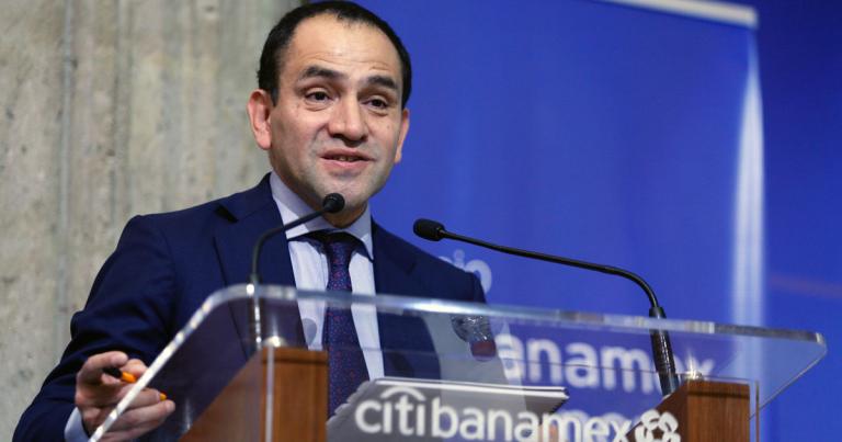 El secretario de Hacienda y Crédito Público Arturo Herrera encabezó la entrega del Premio Citibanamex de Economía 2018. Foto EE: Daniel Sánchez