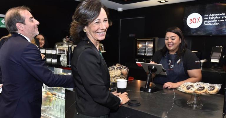 Ana Botín, presidente de Santander a nivel global, estuvo en la apertura de este nuevo espacio del banco. Foto EE: Cortesía Santander
