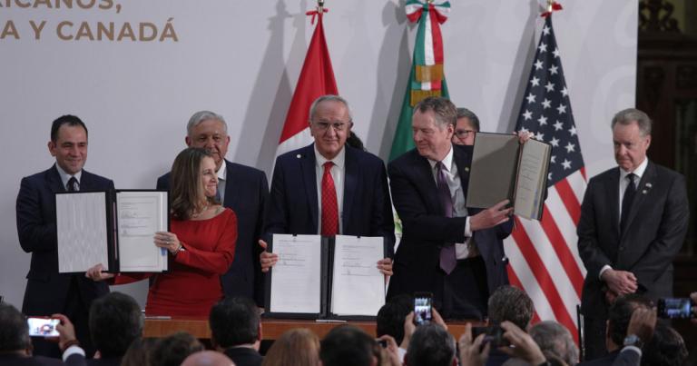 El martes 10 de diciembre se firmó el Protocolo Modificatorio del T-MEC en Palacio Nacional. Foto: Notimex