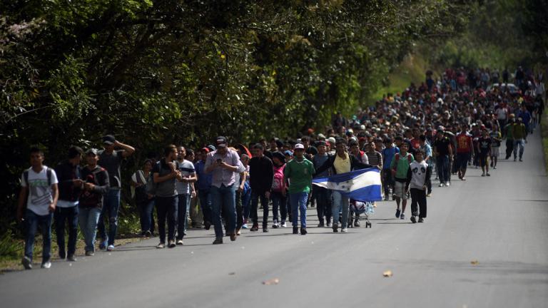 Los integrantes de la caravana migrante comenzaron a salir el martes 14 de enero de San Pedro Sula, una ciudad hondureña con una de las tasas de homicidios más altas del mundo. Foto: Reuters