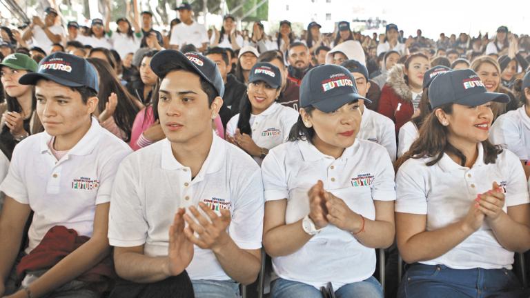 La aportación de 3 mil 600 pesos mensuales que actualmente reciben los jóvenes de este programa ya está por debajo del salario mínimo por lo que es necesario un ajuste.