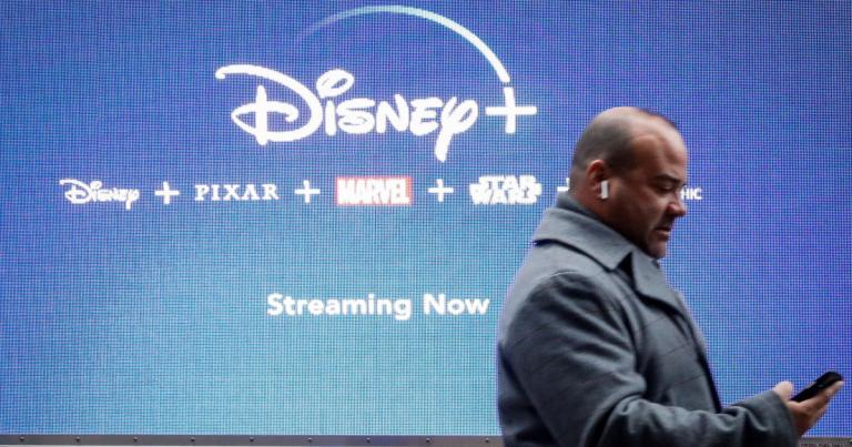 Disney+, que alcanzó 10 millones de suscripciones en su primer día, fue descargado casi 41 millones de veces en dispositivos móviles desde su lanzamiento en noviembre de 2019. Foto: Reuters.