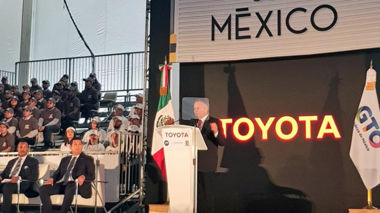 Al inaugurar su segunda planta en Mexico, en Apaseo El Grande, Guanajuato, Toyota informó que la inversión total en México alcanzará los 947 millones de dólares en los próximos años. Foto EE: Cortesía Twitter @ToyotaMex