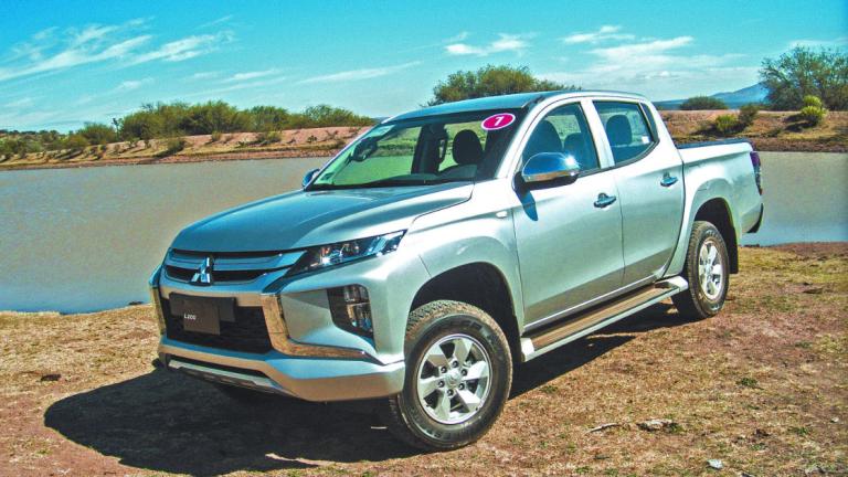 Mitsubishi L200 2020: la nueva pick up disponible con motor a gasolina o turbo diésel que se distingue por su durabilidad, resistencia y desempeño.