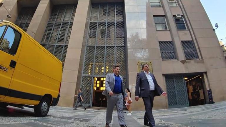 El Banco Central de Brasil salió este lunes con una primera subasta de 3,000 millones de dólares y otra por la tarde de 465 millones de dólares para apuntalar al real ante el dólar. Foto: EE Nicolás Lucas.