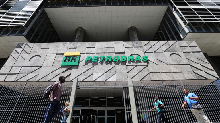 Petrobras perder unos 94,300 millones de reales su valor de mercado este lunes. Foto: Reuters.