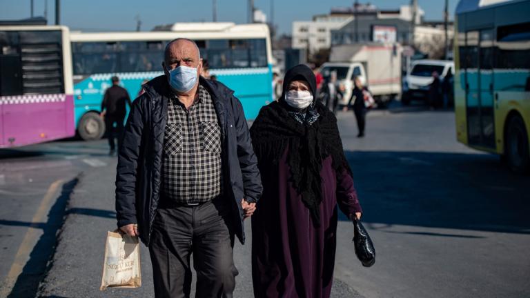 La pandemia del Covid-19 afecta oficialmente a más de 10,000 personas en Irán. Foto: AFP.