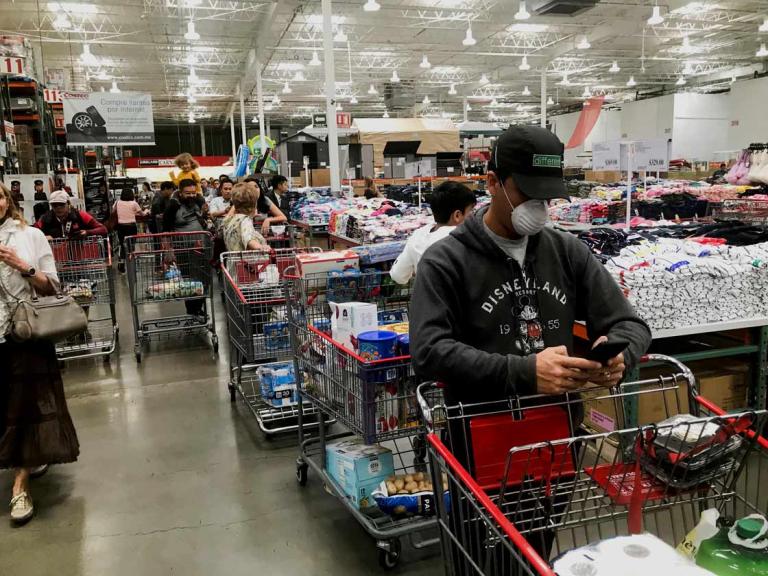 Así es un día de supermercado en tiempos de coronavirus.