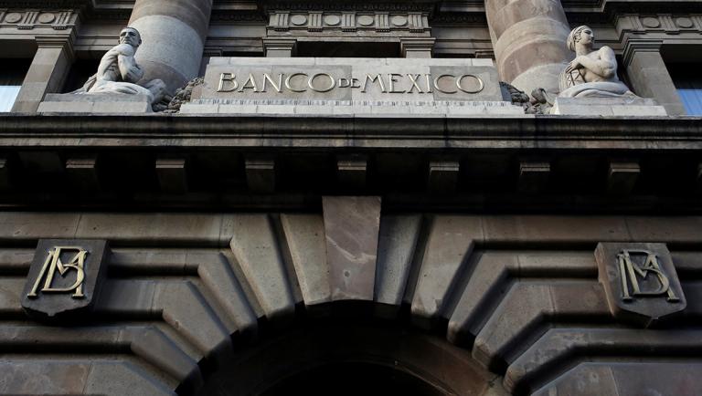 Banxico recorta su tasa de interés en 50 puntos base de manera sorpresiva.