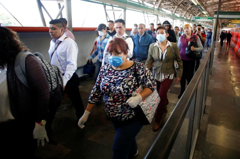 Cierre total de los centros comerciales en la CDMX. Foto: Reuters