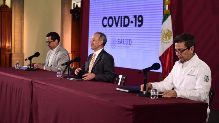 Coronavirus en México, casos confirmados, 14 de abril. José Luis Alomía Zegarra, director general de Epidemiología; Hugo López-Gatell Ramírez, subsecretario de Prevención y Promoción de la Salud y Víctor Hugo Borja Aburto, director de Prestaciones Médicas del IMSS. Foto EE: Cortesía Presidencia de México