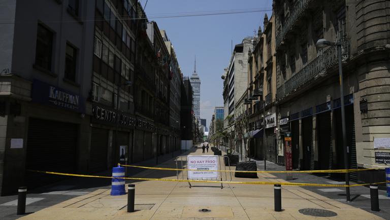 LA CALLE DE FRNACISCO I MADERO UBICADA DENTRO DEL PRIMER CUADRO DE LA CIUDAD DE MEXICO SE ENCUENTRA CERRADA  DEBIDO A LA CUARENTENA QUE VIVE EL PAIS POR EL CODIV 19.TODOS SUS ESTABLECIMIENTOS SE ENCUENTRAR FUERA DE SERVICIO.