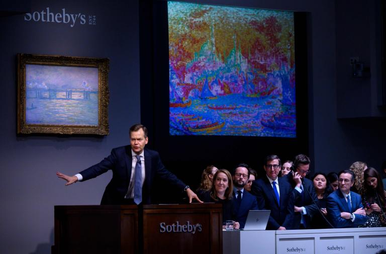 Sotheby's optó organizar sus ventas de arte moderno y contemporáneo sin espectadores el 29 de junio. Foto: AFP.