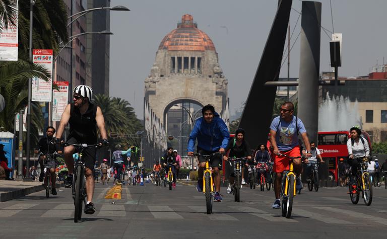 260519. Se realiz� el Cicloton como cada �ltimo domingo de cada mes, donde hubo gran cantidaf de participantes en bicicletas, patines e incluso a pie. Foto: Rosario Servin