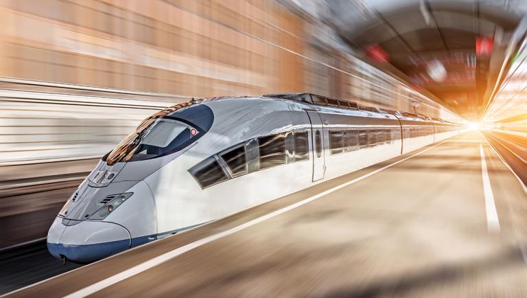 El gobierno federal piensa en un proyecto para unir por tren las ciudades de México y Querétaro, y eventualmente hasta San Luis Potosí. Foto: Shutterstock.