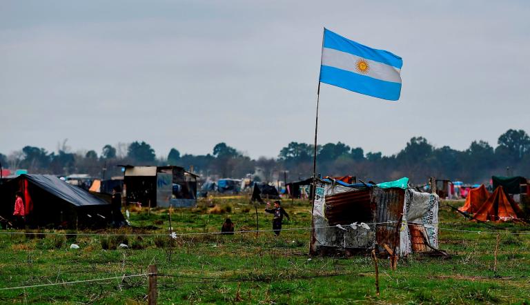 Dramática toma de tierras en Argentina en el peor momento de la pandemia. Foto: AFP.