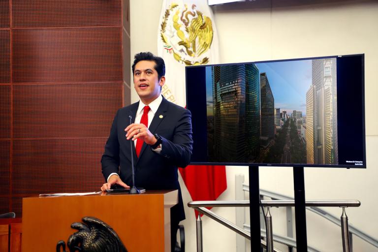 Foto: Rogelio Israel Zamora Guzmán, Senador del Congreso de la Unión de México.