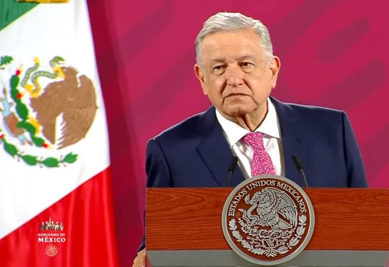 El presidente Andrés Manuel López Obrador abordó la consulta sobre el juicio a los expresidentes en su conferencia matutina de este miércoles en Palacio Nacional. Foto: Especial