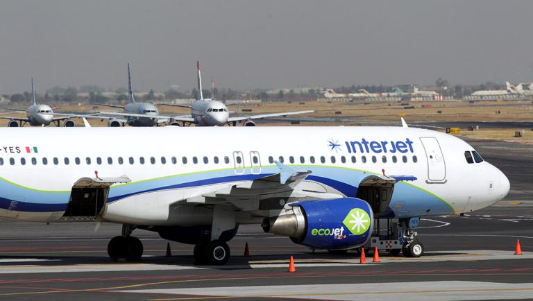 An Interjet Airbus A320-214 aircraft sits on the tarmac at Benito Juarez International Airport in Mexico City, Mexico January 10, 2018. Picture taken January 10, 2018. REUTERS/Daniel Becerril