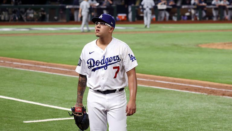 En su cuarta temporada con los Dodgers, Urías tiene un sueldo base de 2.3 millones de dólares