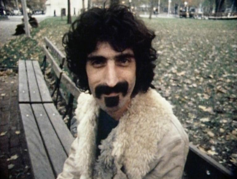 El documentalista Alex Winter se adentra en las bóvedas de Frank Zappa para el documental Zappa (2020). Foto: Cortesía Magnolia Pictures