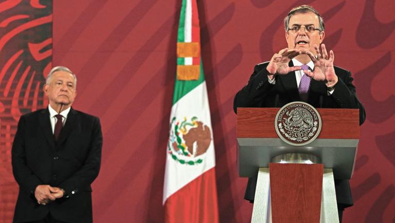 Andr�s Manuel L�pez, presidente de M�xico, y Marcelo Ebrard, secretario de Relaciones Exteriores, durante la conferencia matutina.