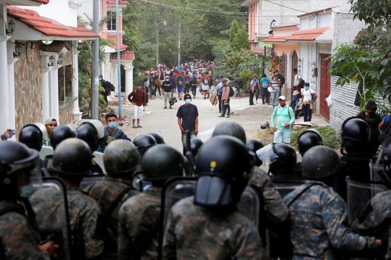 Fuerzas de seguridad guatemaltecas despejaron a la caravana de migrantes con destino a Estados Unidos en Vado Hondo, Guatemala el pasado 18 de enero. Foto: Reuters