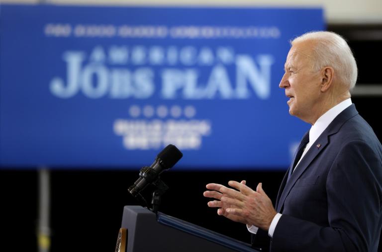 "Estas son inversiones que no podemos dejar de hacer", dijo Joe Biden. Foto: Reuters.