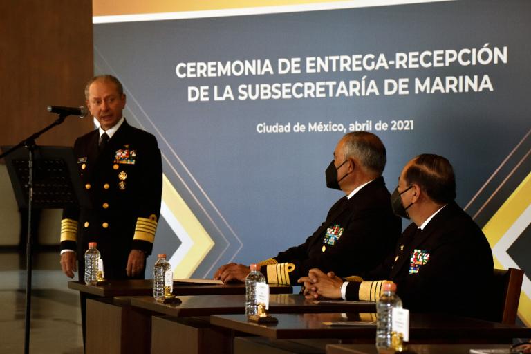 El titular de la Semar, Rafael Ojeda, encabezó la entrega-recepción de la Subsecretaría de Marina, que recibió el Almirante José Luis Arellano Ruiz. Foto EE: Cortesía Presidencia de México