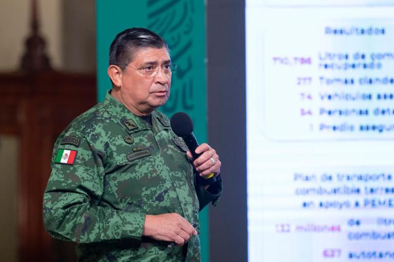 Luis Cresencio Sandoval, titular de la Sedena. Foto EE: Cortesía Presidencia de México