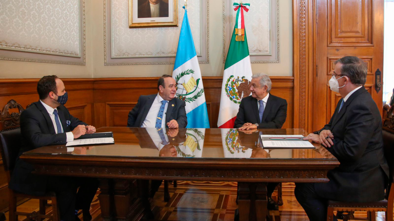 Presidente de Guatemala Alejandro Giammattei se reunió con el presidente Andrés Manuel López Obrador y el canciller Marcelo Ebrard. Foto EE: Cortesía Presidencia de México