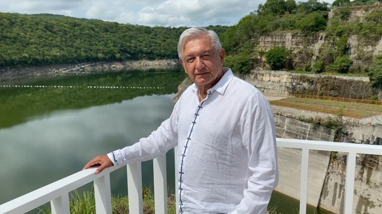 El presidente Andrés Manuel López Obrador visitó la Presa Belisario Domínguez, en Chiapas. Foto EE: Cortesía Twitter