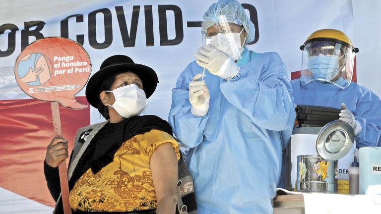 Vaccination against the coronavirus disease (COVID-19) at the border between Bolivia and Peru