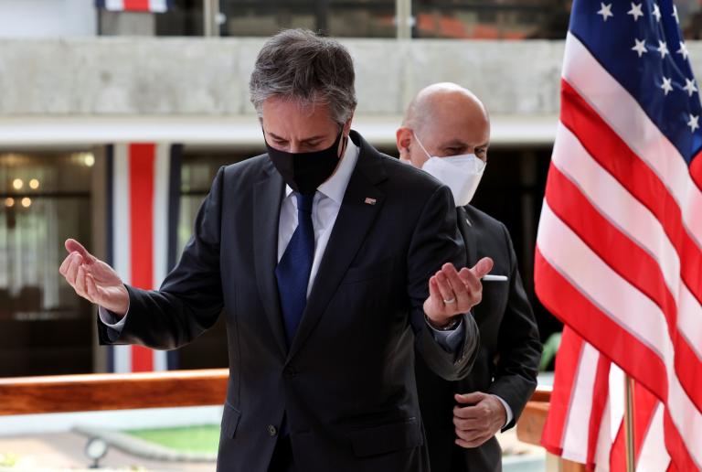 Antony Blinken, jefe de la diplomacia estadounidense, iniciando su gira en Costa Rica. Foto: Reuters.