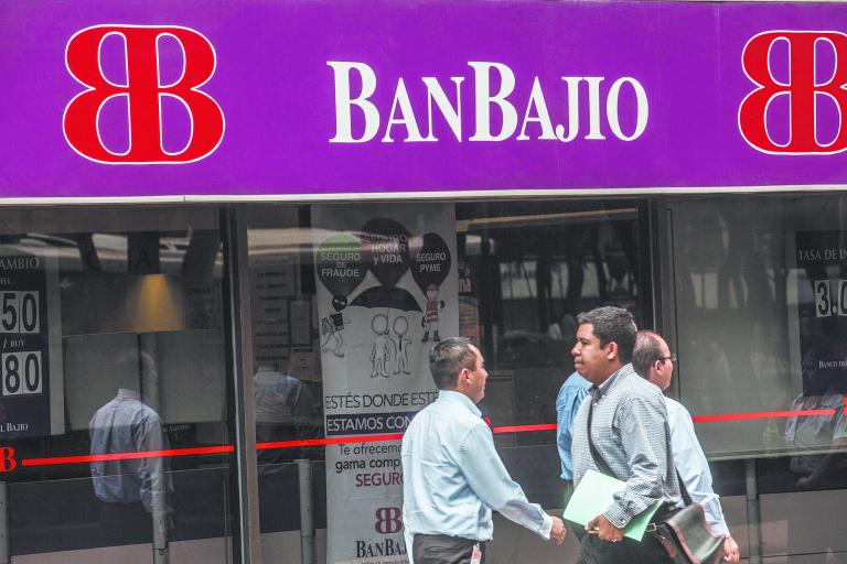 En las operaciones bursátiles del lunes, las acciones de Banco del Bajío encabezaron las ganancias de las empresas del sector financiero en la BMV. Foto EE: Archivo