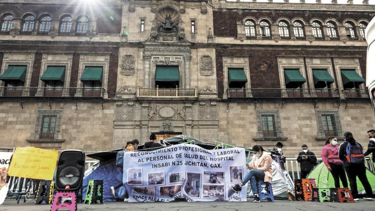 Previo a la pandemia, el aumento del personal de salud y su basificación había sido una de las promesas de AMLO