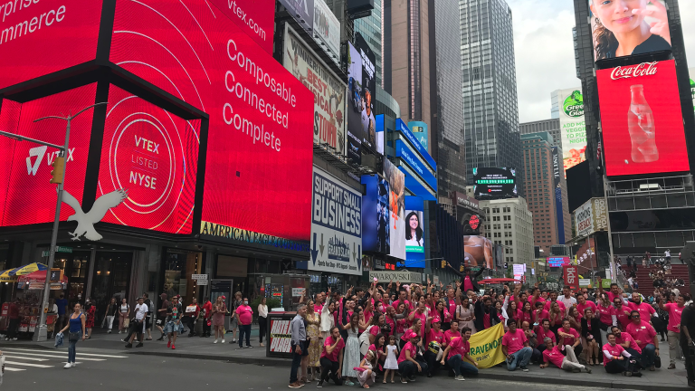 Anuncio de la colocación de la OPI de Vtex en Times Square en Nueva York. Foto EE: Rodrigo Riquelme