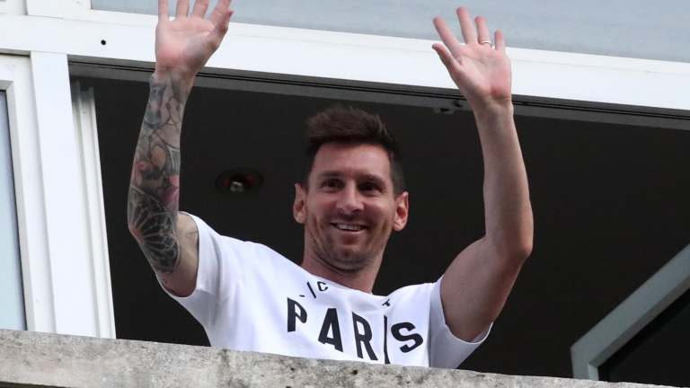 Tras su salida del FC Barcelona, el futbolista argentino Lionel Messi firmó este martes un contrato con el PSG por dos años. Foto: Reuters